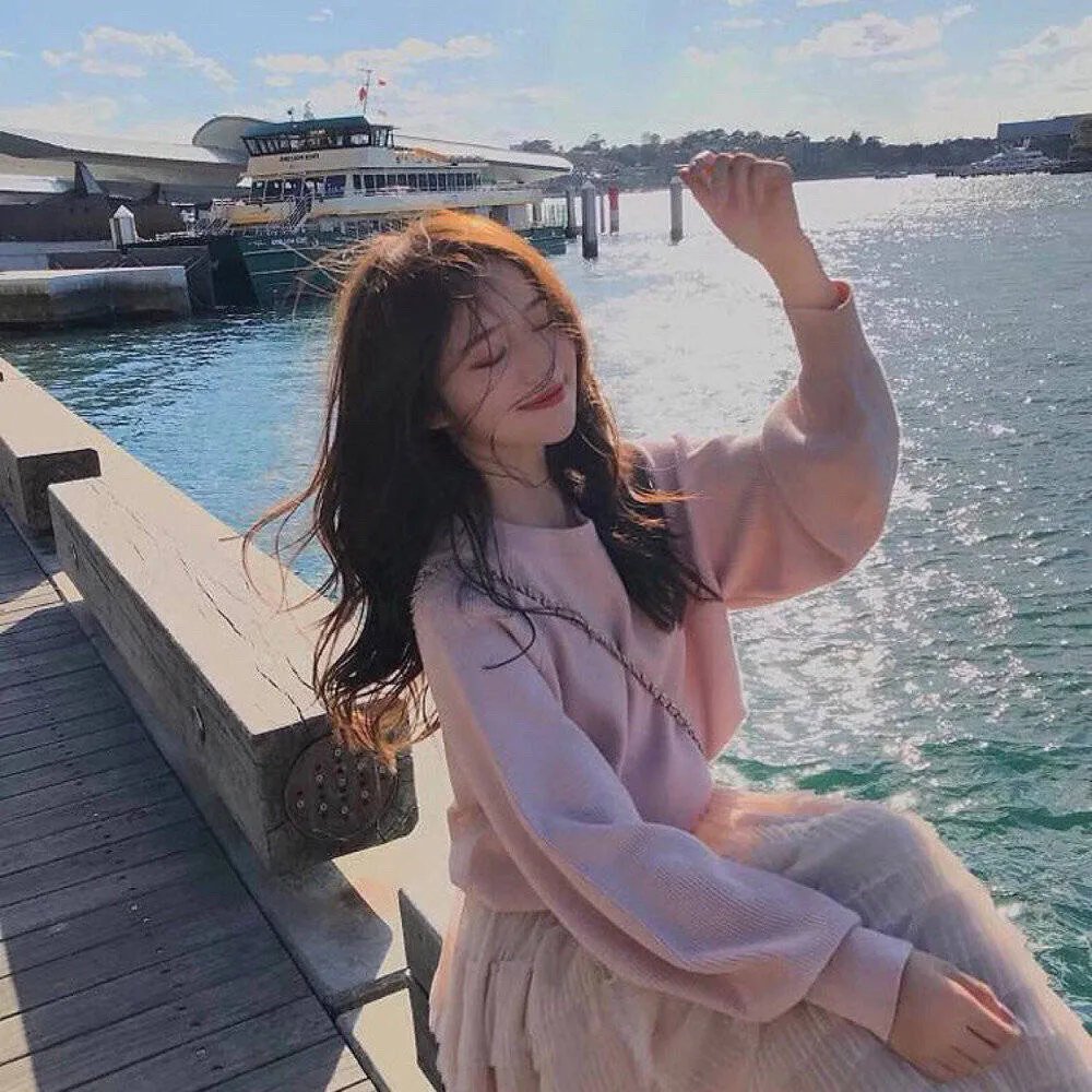 隔楼女孩：我们之间的层距